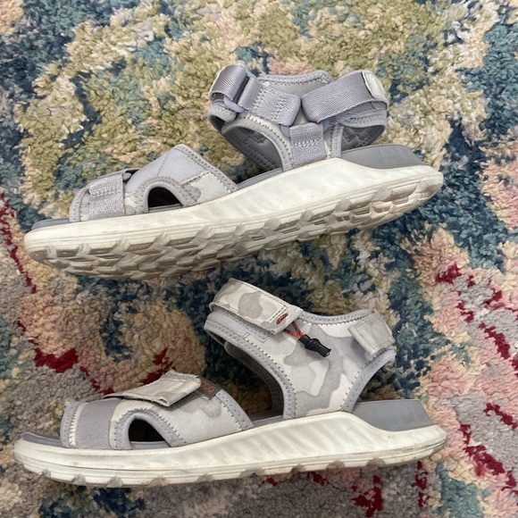 Ecco- phorene- size 38- gray-3 velcro adjustable straps - Picture 4 of 8